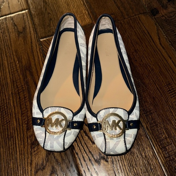 Michael Kors Shoes - Michael Kors Fulton Flats Size 8M In Rubber